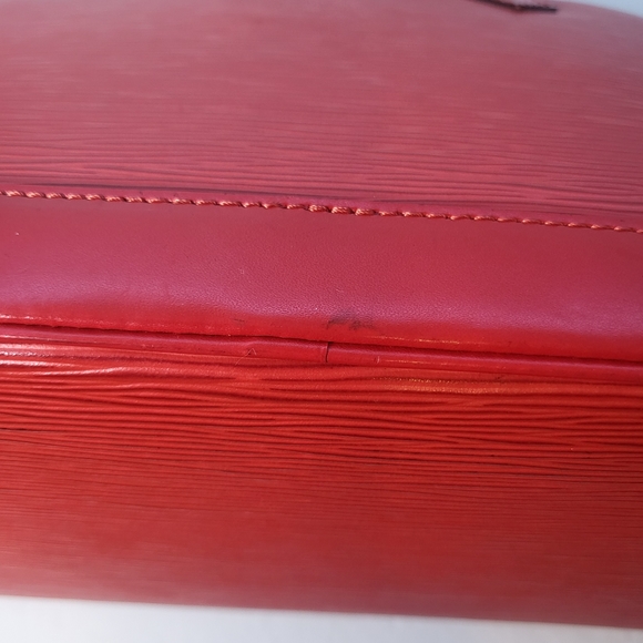 Louis Vuitton Vintage 1996 Red Epi Alma PM - Picture 13 of 17